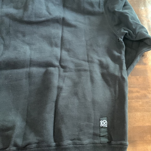 Vintage 10Deep streetwear label black hoodie.  Rarely worn. - Picture 6 of 7